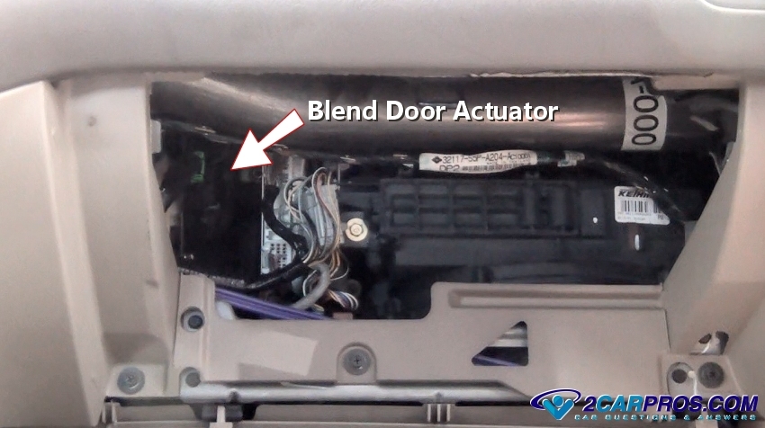 2005 gmc envoy wiring diagram rear fuse box has no power to it does it get power from front box