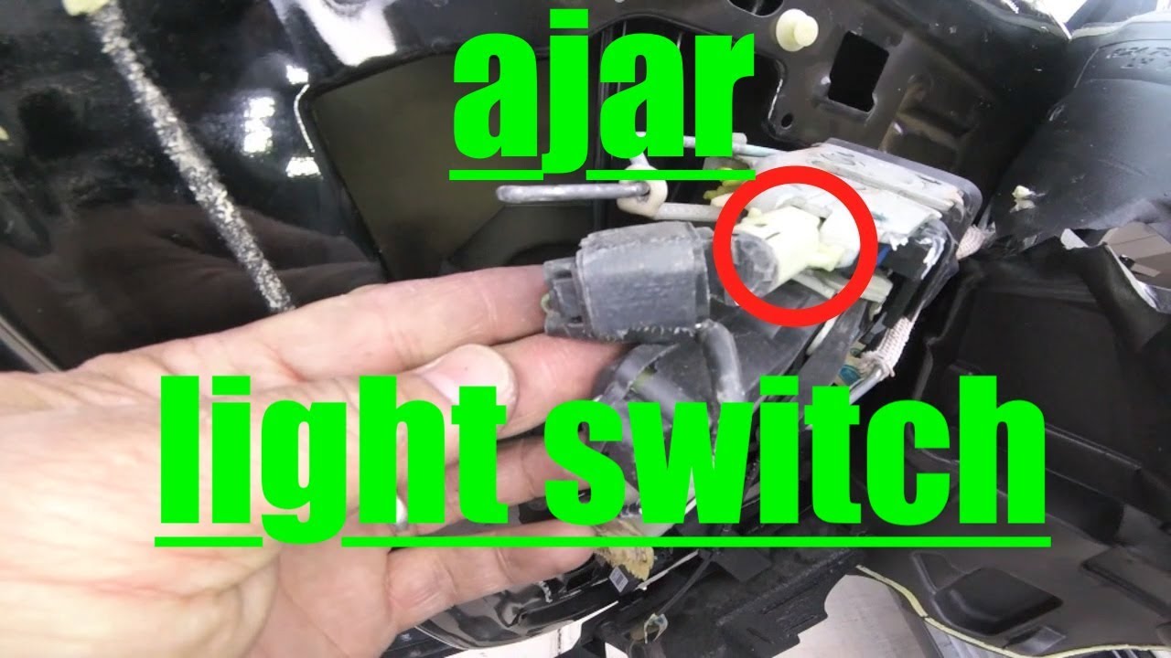 2005 gmc envoy wiring diagram rear fuse box has no power to it does it get power from front box