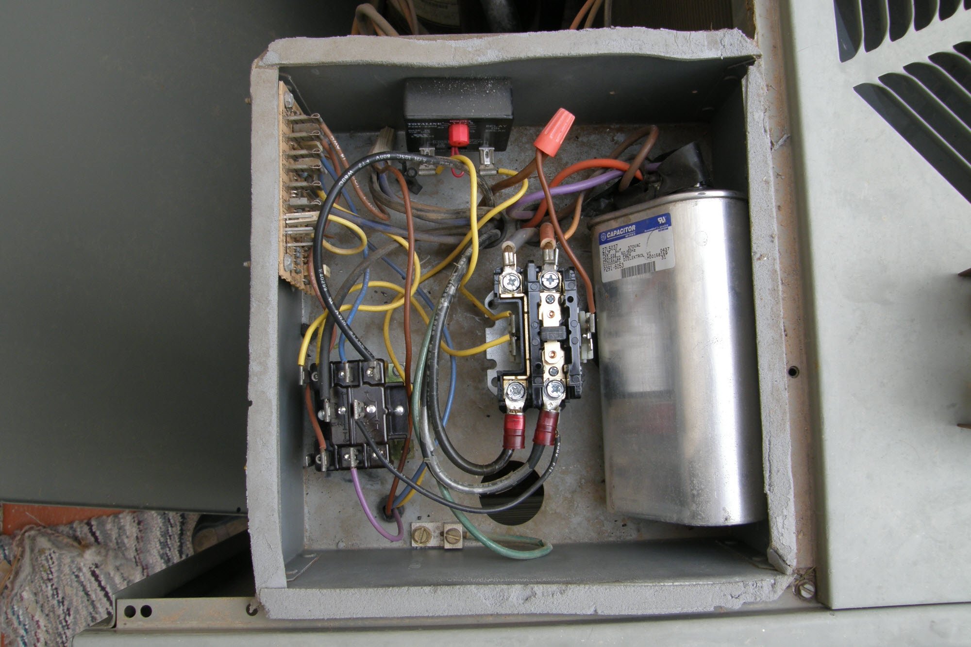 dar1204 thermostat wiring diagram with 2 condensers