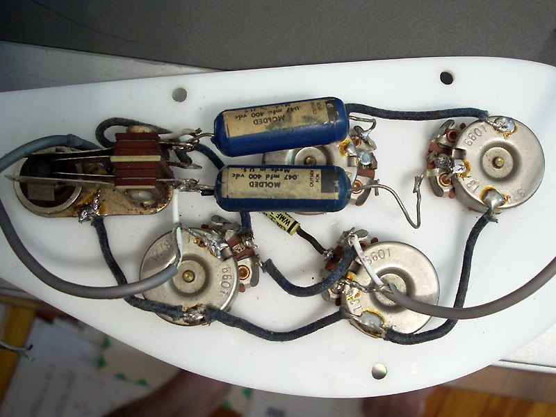 rickenbacker bass wiring