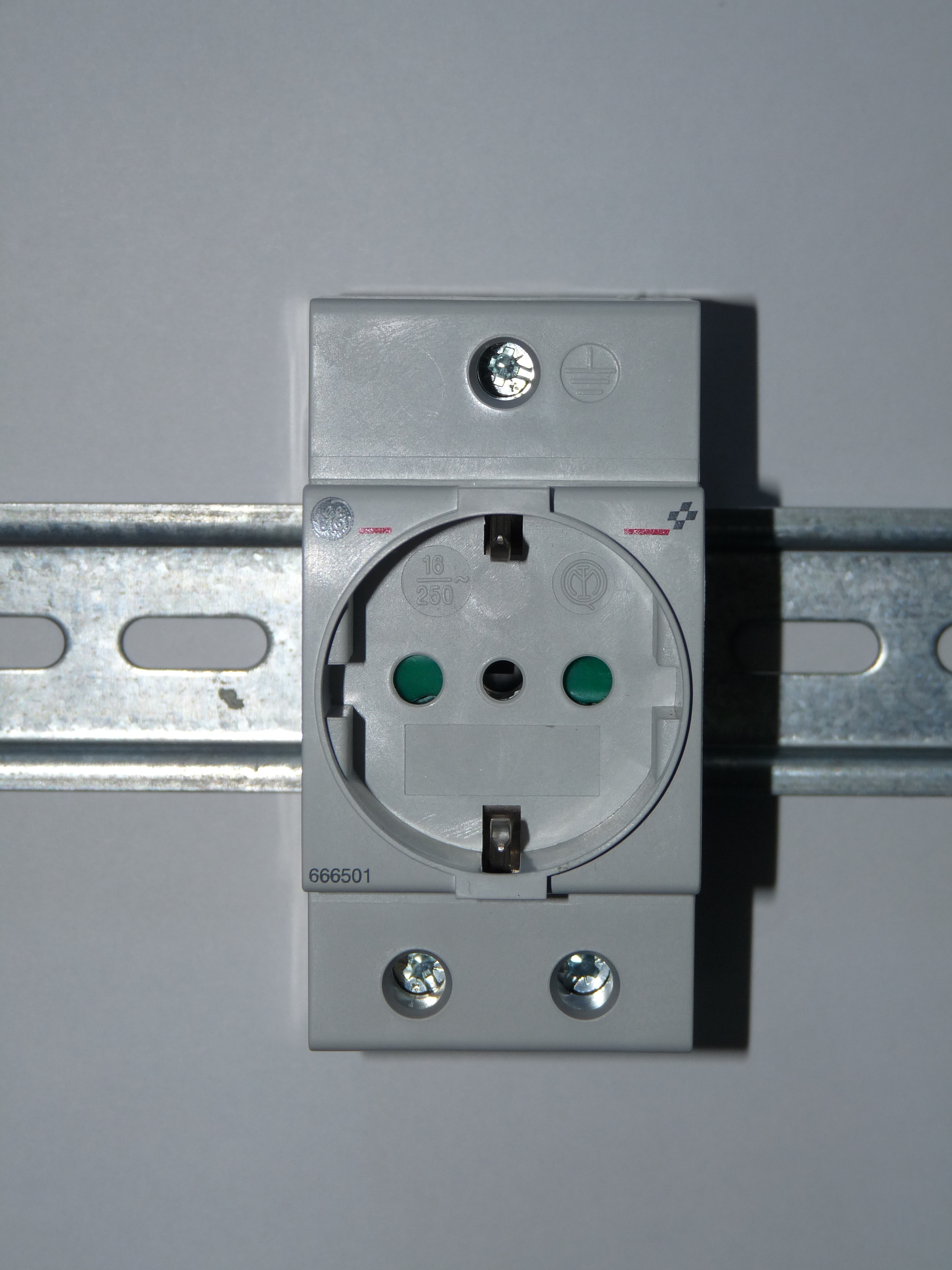 wiring diagram 2-m4x10 din rail relay socket