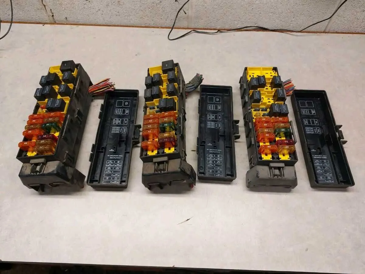 1996 jeep cherokee under hood fuse box diagram