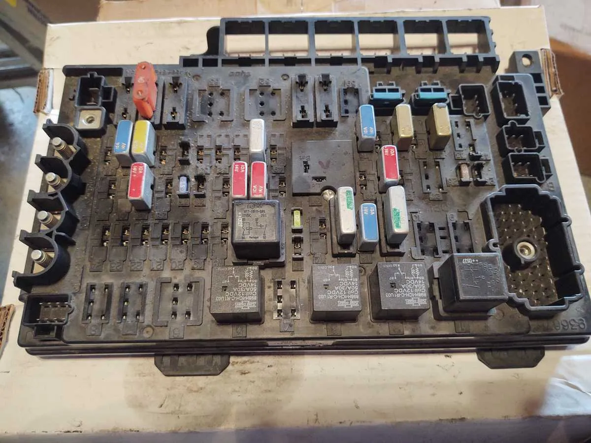 2006 freightliner columbia fuse box diagram
