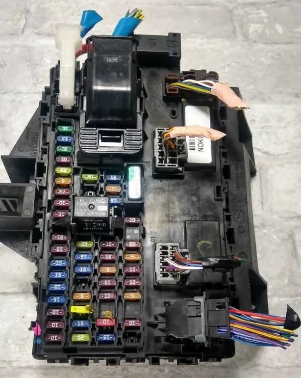 2012 ford f150 fuse box diagram under hood