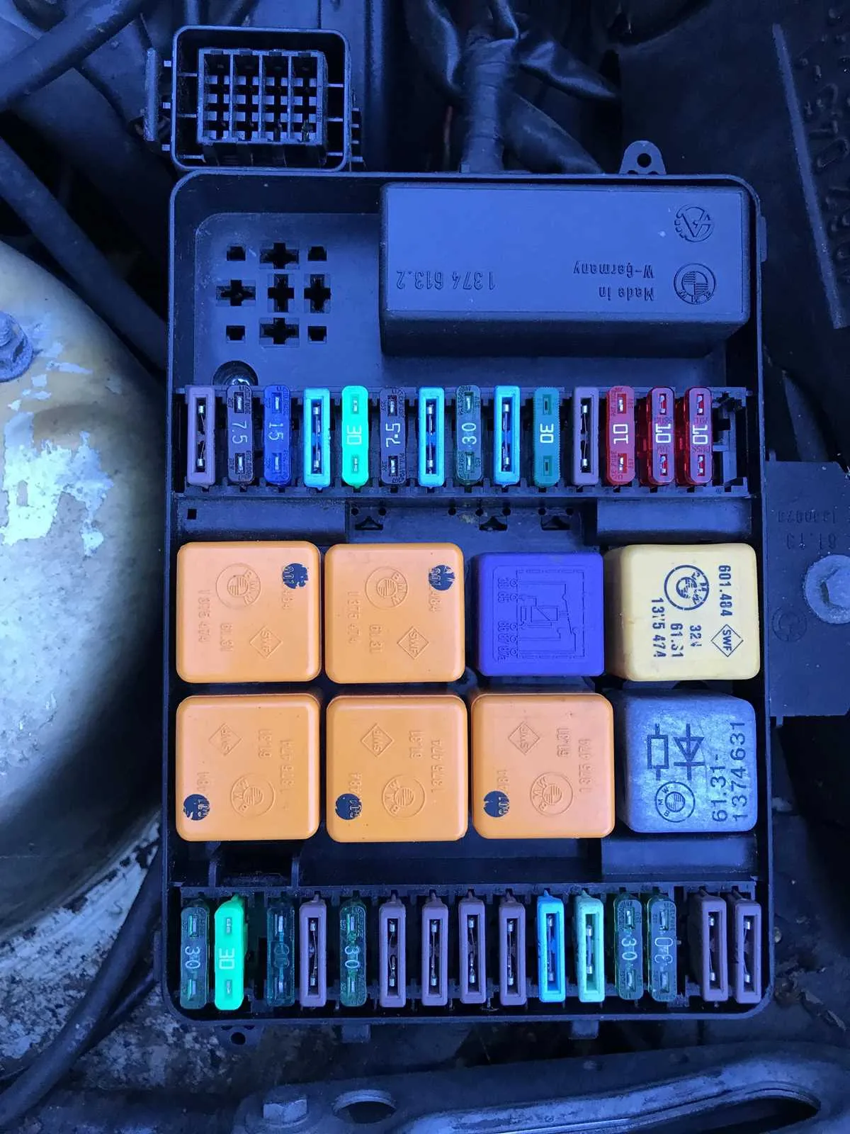 e30 fuse box diagram
