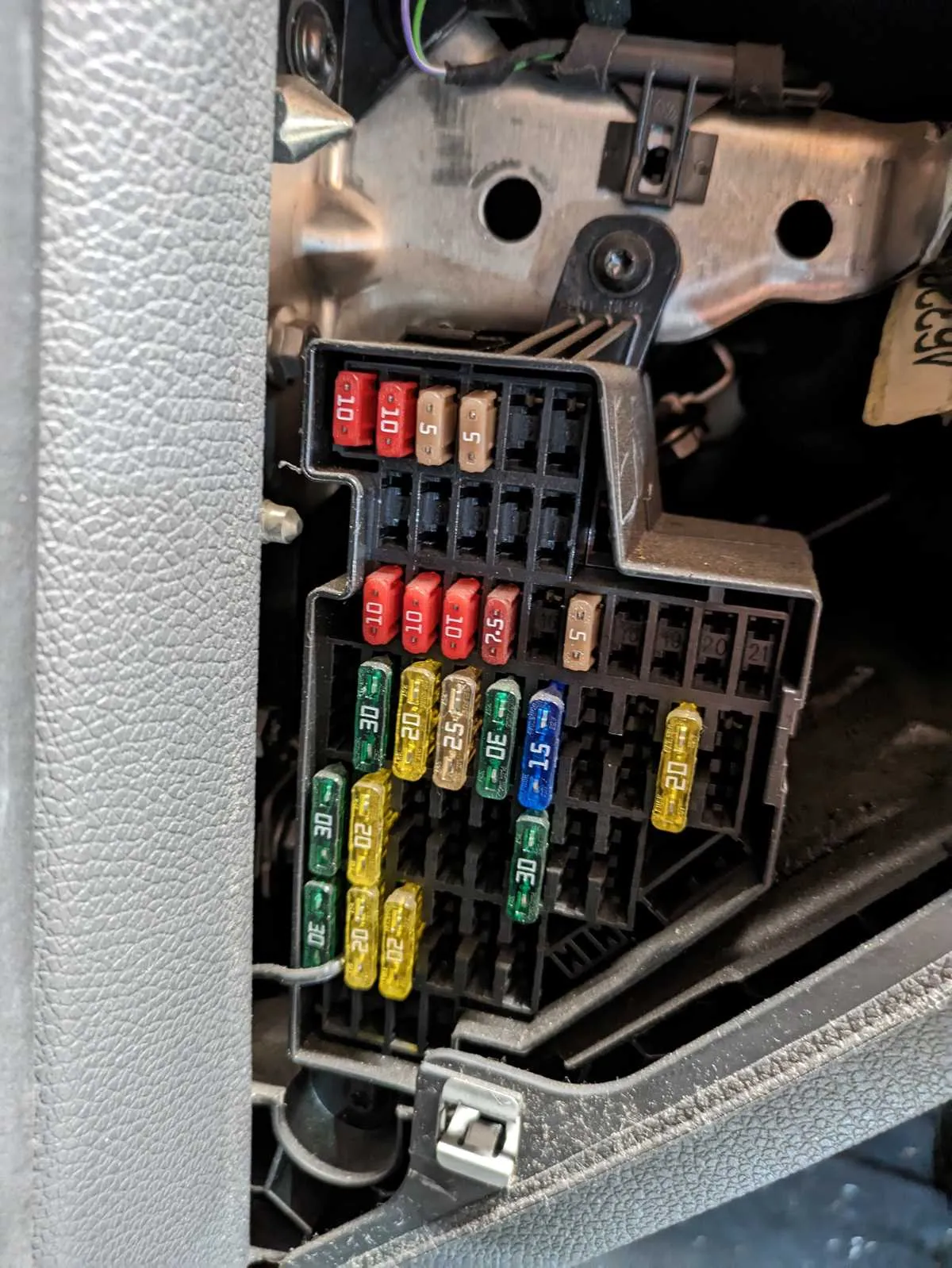 2008 jetta fuse box diagram