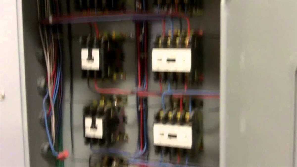 Wiring a lighting contactor