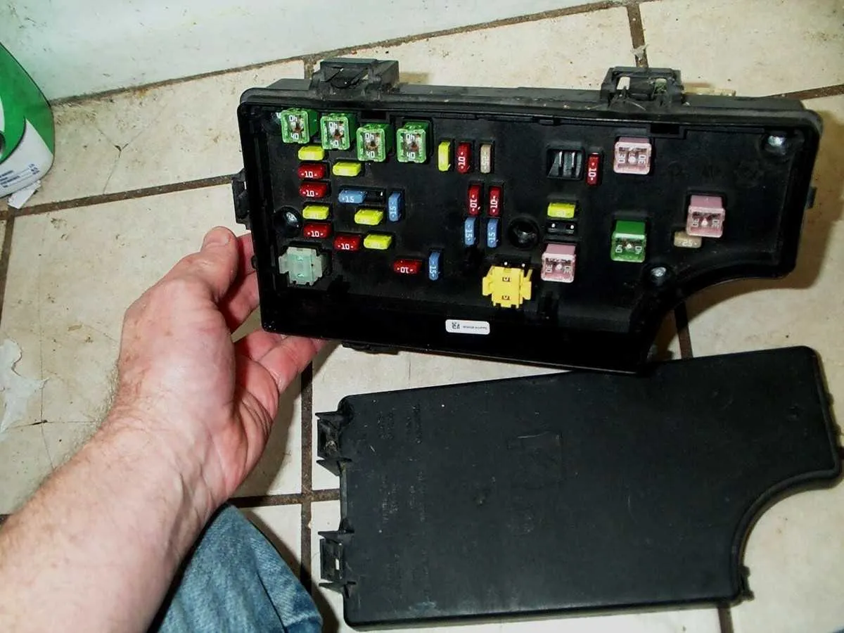 2012 chrysler 200 fuse box diagram
